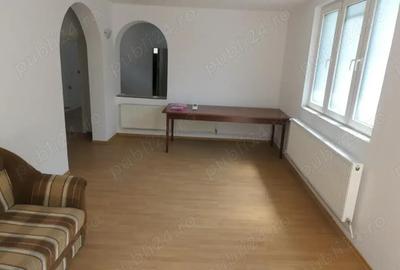 Spațiu comercial, de 243 mp, în Romanilor