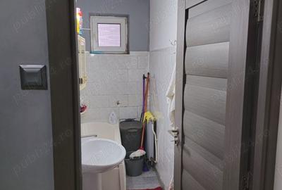 Apartament cu 3 camere semidecomandat în 9 Mai - 10