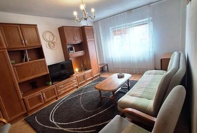 Apartament cu 2 camere decomandat, mobilat în Tractorul - 1