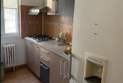 Piata Unirii,Metrou,et.1/8,Amenajat, geam la baie,Liber - 2