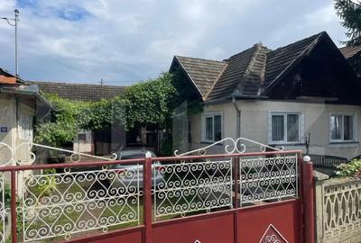 Casă cu 7 camere cu Canalizare în Central - 3