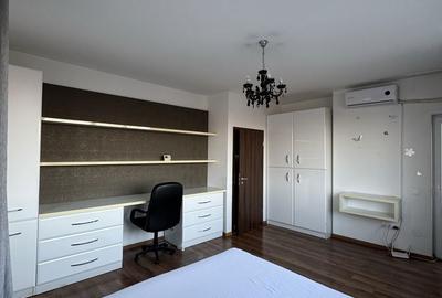 Garsonieră decomandată, mobilată în Central