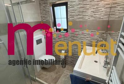 Casă cu 6 camere cu Teren 2000 Mp în Malcoci - 3