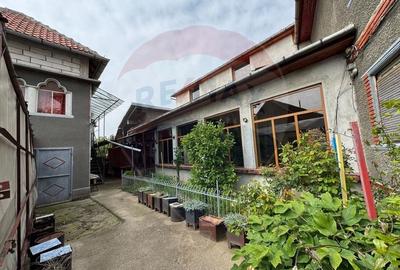 Casa cu 10 camere - ideala pentru pensiune, gradinita sau pt. locuit - 38