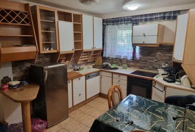 Apartament 3 camere semidecomandat 75000 euro - 2