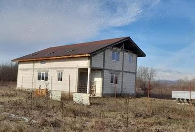 Casă în Copăcioasa - 2