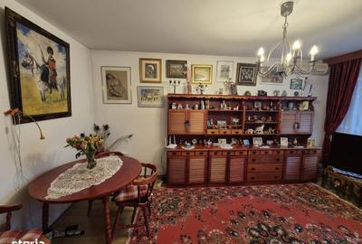 Apartament cu 4 camere decomandat în Păcii