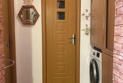 Apartament cu 3 camere decomandat în Tractorul - 6