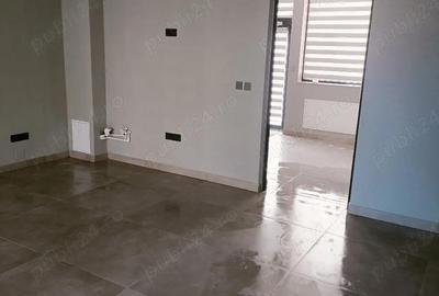 Spațiu comercial, de 55 mp, în Central - 4