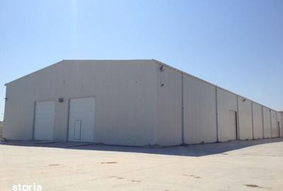 Spațiu comercial, de 1,700 mp, în Central - 4