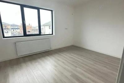 Casă cu 3 camere cu Canalizare în Central - 1