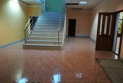 Casă cu 5 camere cu Canalizare în Cățelu - 4