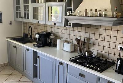 Casă cu 4 camere cu Teren 2750 Mp în Central - 6