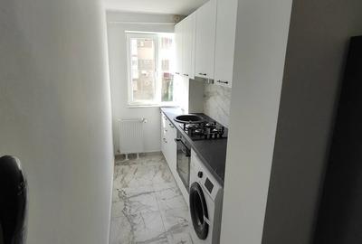 Inchiriez apartament zona Dacia