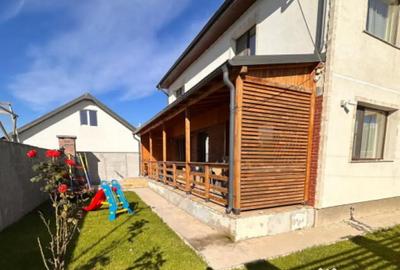 Casă cu 5 camere cu Teren 281 Mp în Valu lui Traian - 2