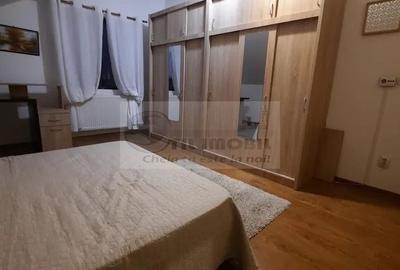 Casă individuală cu 2 camere decomandat cu Canalizare în Ultracentral