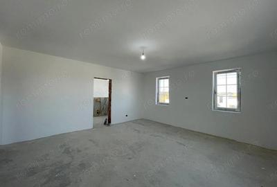 Casă cu 5 camere cu Teren 440 Mp în Ghiroda - 12