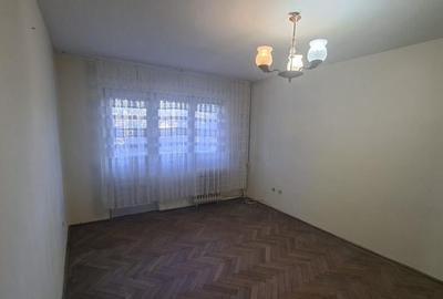 Apartament 4 camere de vanzare Ploie?ti, Bld. Republicii - 4