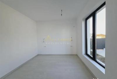 Casă cu 3 camere cu Teren 300 Mp în Berceni - 1