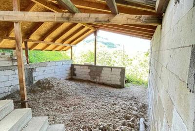 Casă cu 3 camere în Teișani - 2