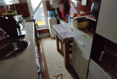 Apartament cu 2 camere decomandat în Micro 19 - 3
