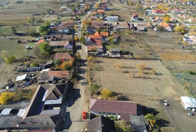 Teren de 3000 mp, în Exterior Vest - 2