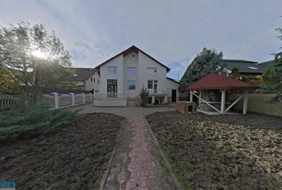 Inchiriez casa cu 6 camere mari si teren de 1400 mp - 2
