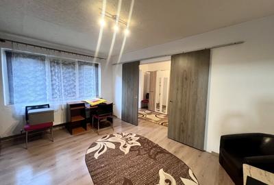 Apartament cu 2 camere semidecomandat, mobilat în P-ța Doina - 2