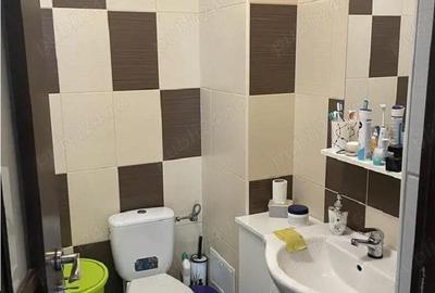 Apartament cu 2 camere decomandat în Tractorul - 1