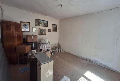 Apartament la casa 2 camere pivnita parcare zona Terezian - 6