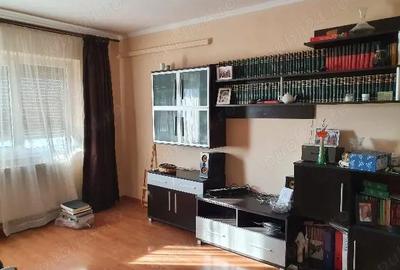 Apartament cu 3 camere decomandat în Central - 2