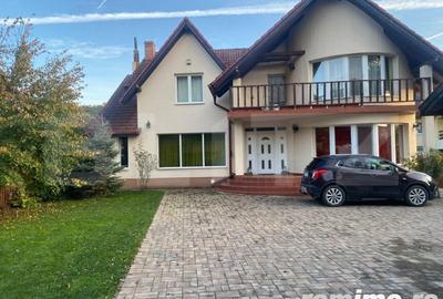 Casă cu 4 camere cu Teren 1750 Mp în Corunca - 1