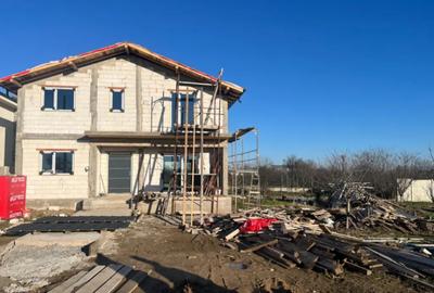 Casă cu 4 camere în Central - 3