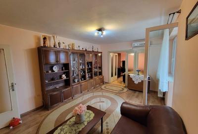 Apartament cu 3 camere semidecomandat în Exterior Vest - 1