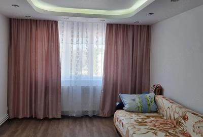 Apartament cu 3 camere decomandat în Fetești-Gară - 1