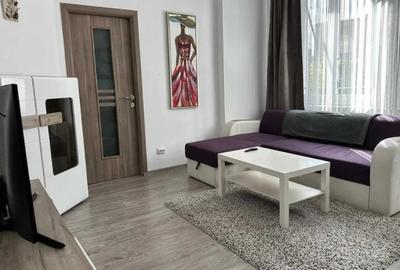 Apartament cu 2 camere semidecomandat, mobilat în P-ța Romană