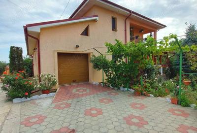 Casă cu 5 camere cu Teren 576 Mp în Roman