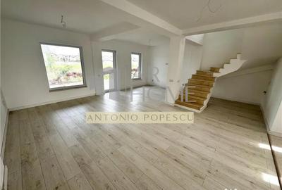 Casă cu 4 camere cu Teren 250 Mp în Păulești