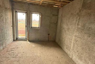 Casă cu 4 camere în Dumbrava - 2