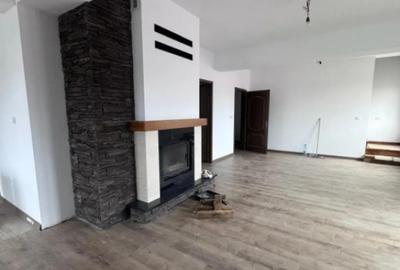 Casă cu 7 camere cu Teren 2000 Mp în Rădăuți - 9