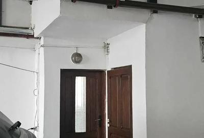 Spațiu comercial, de 160 mp, în Central - 3