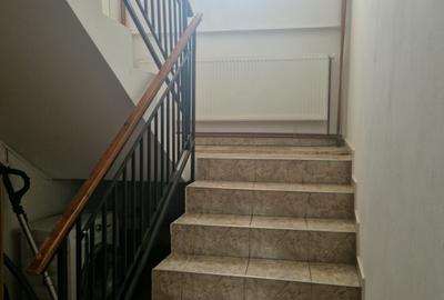 Casă cu 4 camere în Central - 2