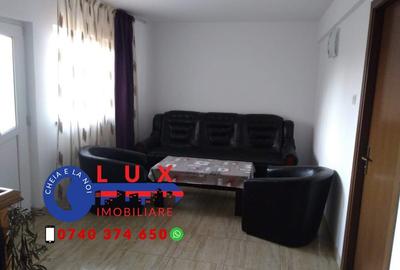 Casă cu 8 camere cu Teren 300 Mp în Dallas