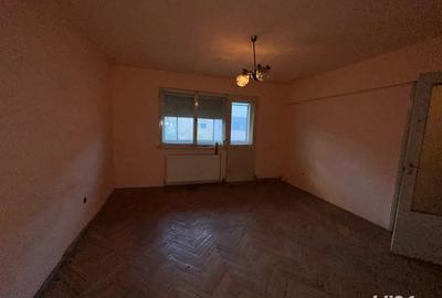 Apartament cu 3 camere de vanzare micro 16 - 4