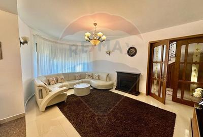 Casă cu 5 camere cu Teren 1180 Mp în Sicrita - 10