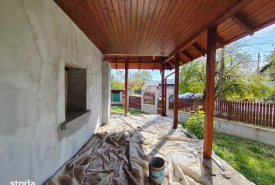 Casă cu 4 camere cu Teren 100 Mp în Central - 1