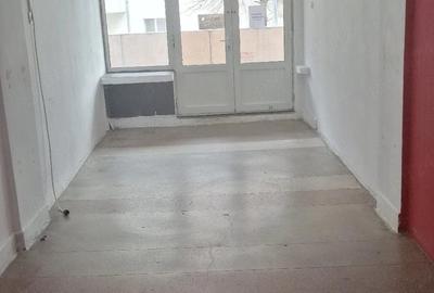 Spațiu comercial, de 25 mp, în Central - 3