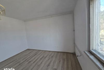 Garsonieră decomandată în Central - 4