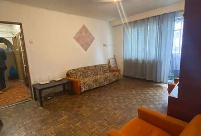 Apartament cu 3 camere semidecomandat în Craiovița Nouă - 4