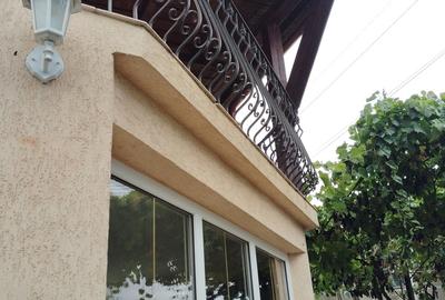 Casă cu 7 camere cu Teren 700 Mp în Central - 2